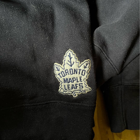 Great condition. Just some very minor pilling throughout - Picture 2 of 4